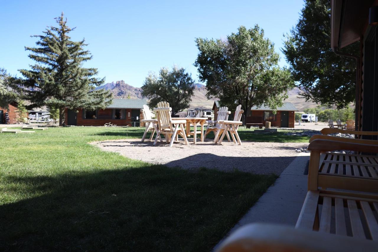 וואפיטי Yellowstone Valley Inn מראה חיצוני תמונה