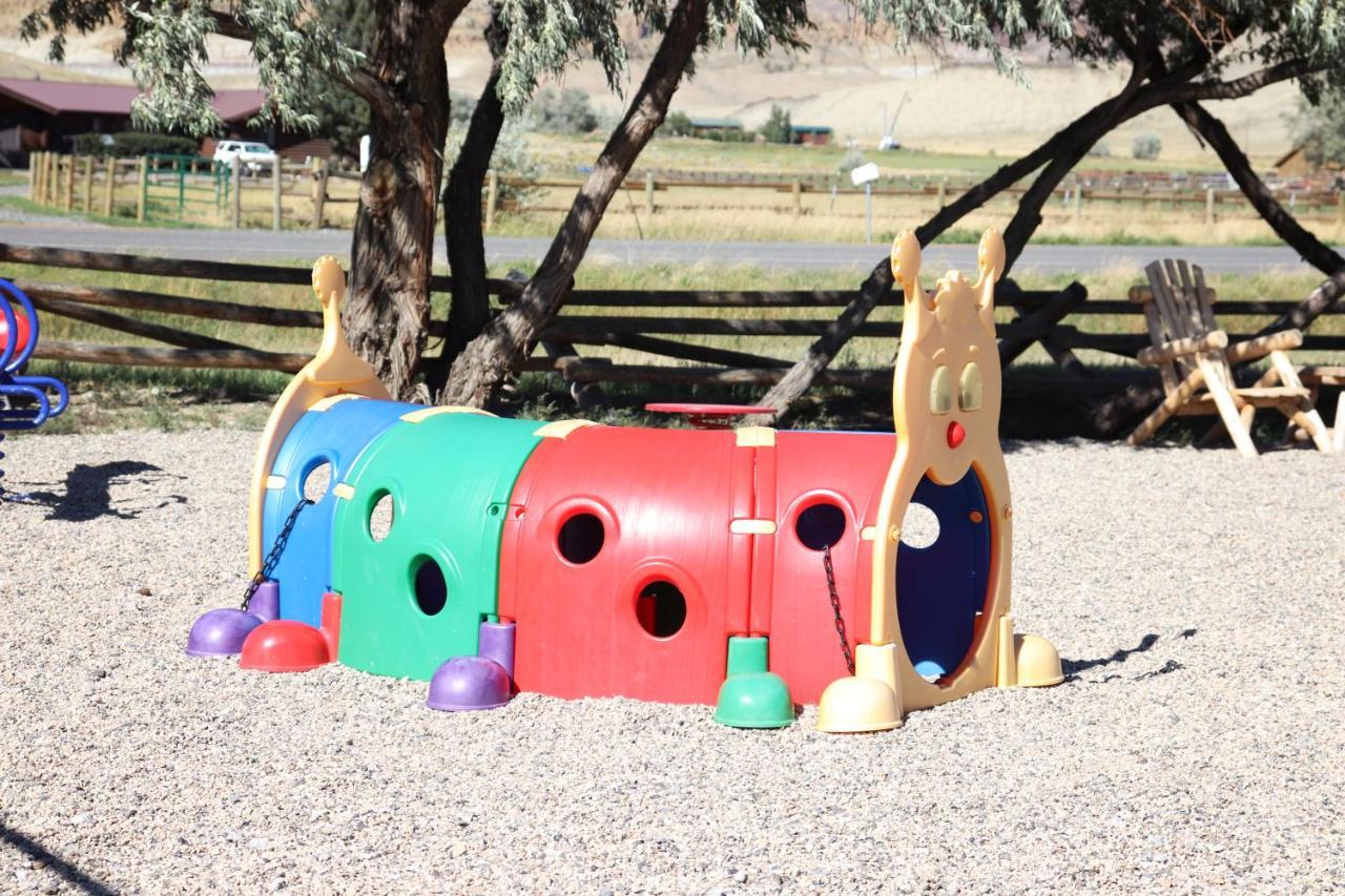 וואפיטי Yellowstone Valley Inn מראה חיצוני תמונה