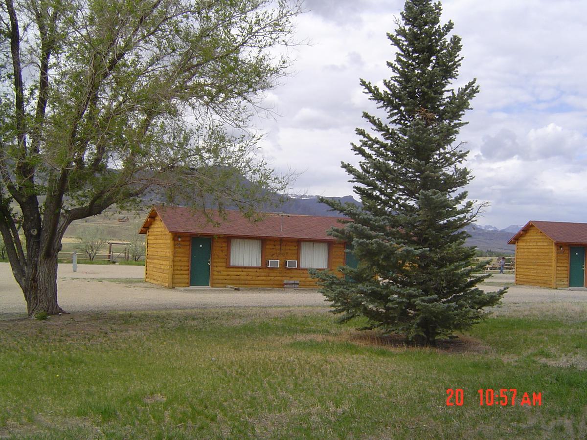 וואפיטי Yellowstone Valley Inn מראה חיצוני תמונה
