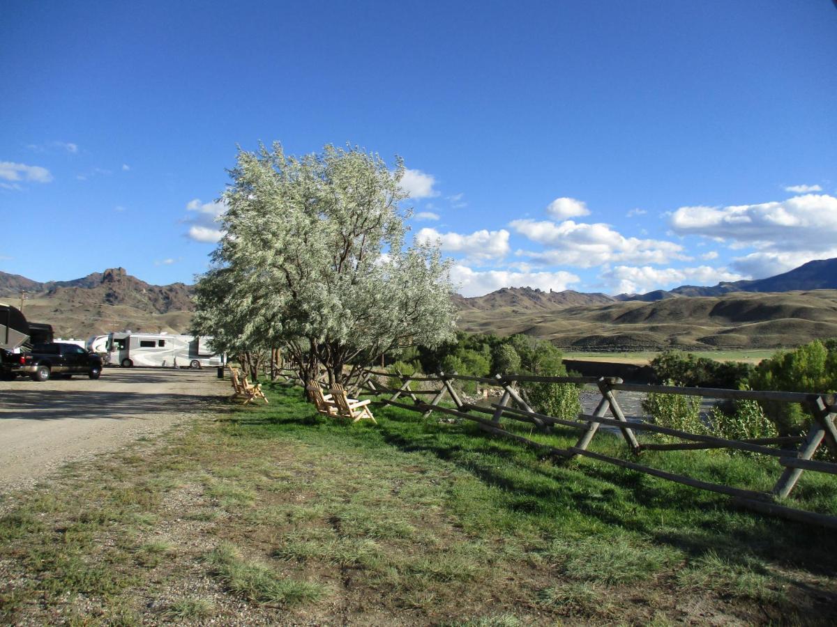 וואפיטי Yellowstone Valley Inn מראה חיצוני תמונה